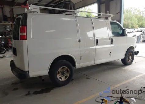 2017 Chevrolet Express 2500 Work Van из США, поврежденный, VIN 1GCWGAFF9H1130629